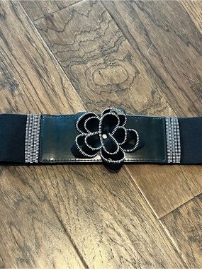 Black Floral Elastic Stretch Waist Belt with zipper accents